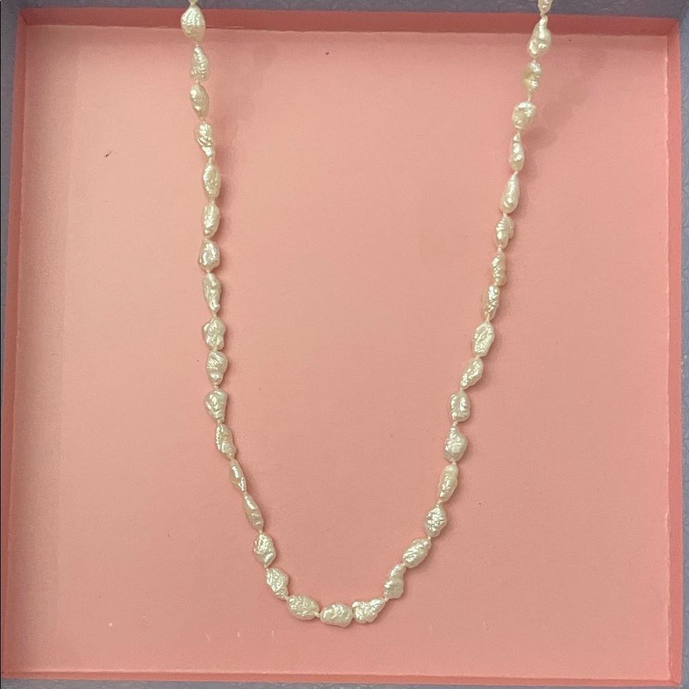 Elegant White Pearl Necklace 14kt clasp